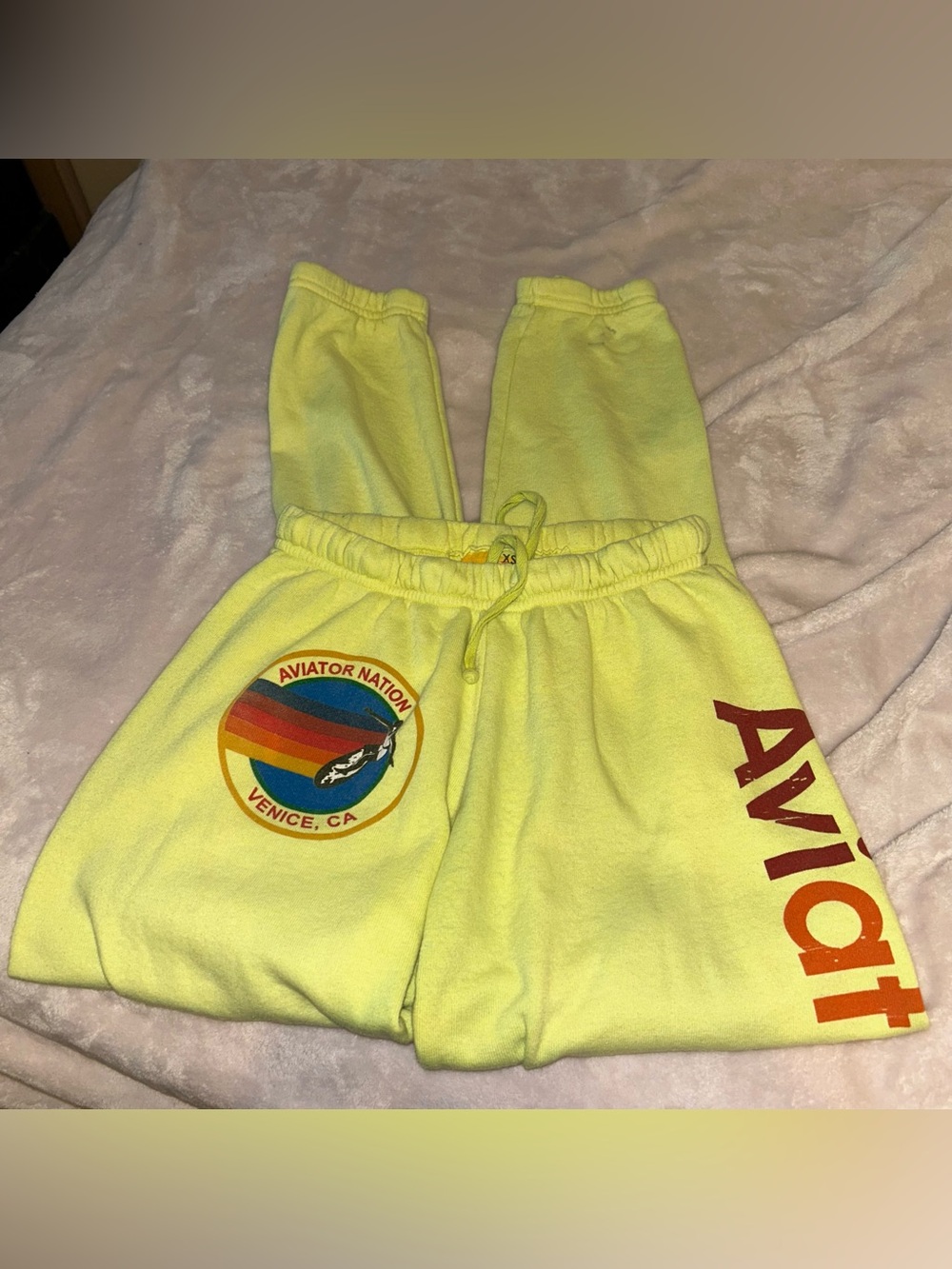 AVIATOR NATION VAIL SWEATPANTS - NEON YELLOW